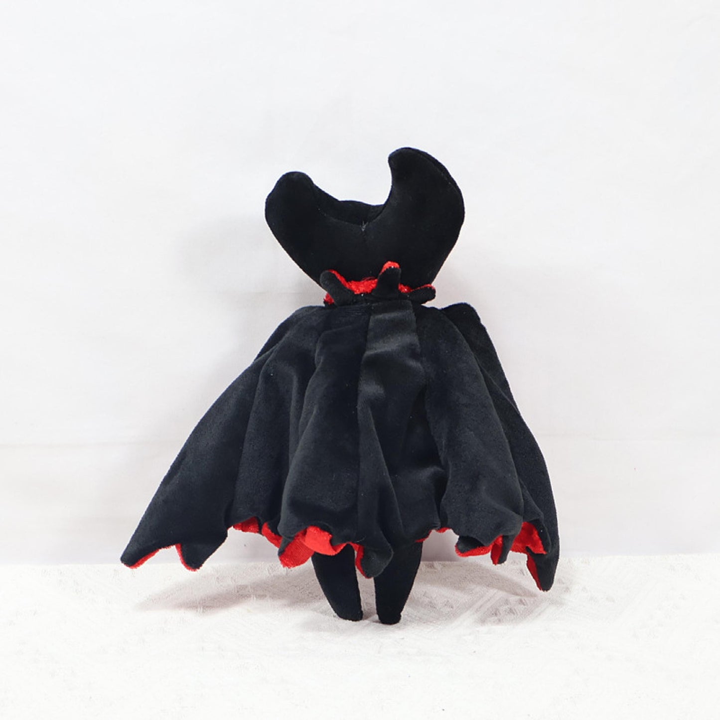 Handmade Hollow Knight Plush Doll, Knitted Game Character Stuffed Toy, Cute Gothic Collectible Gift