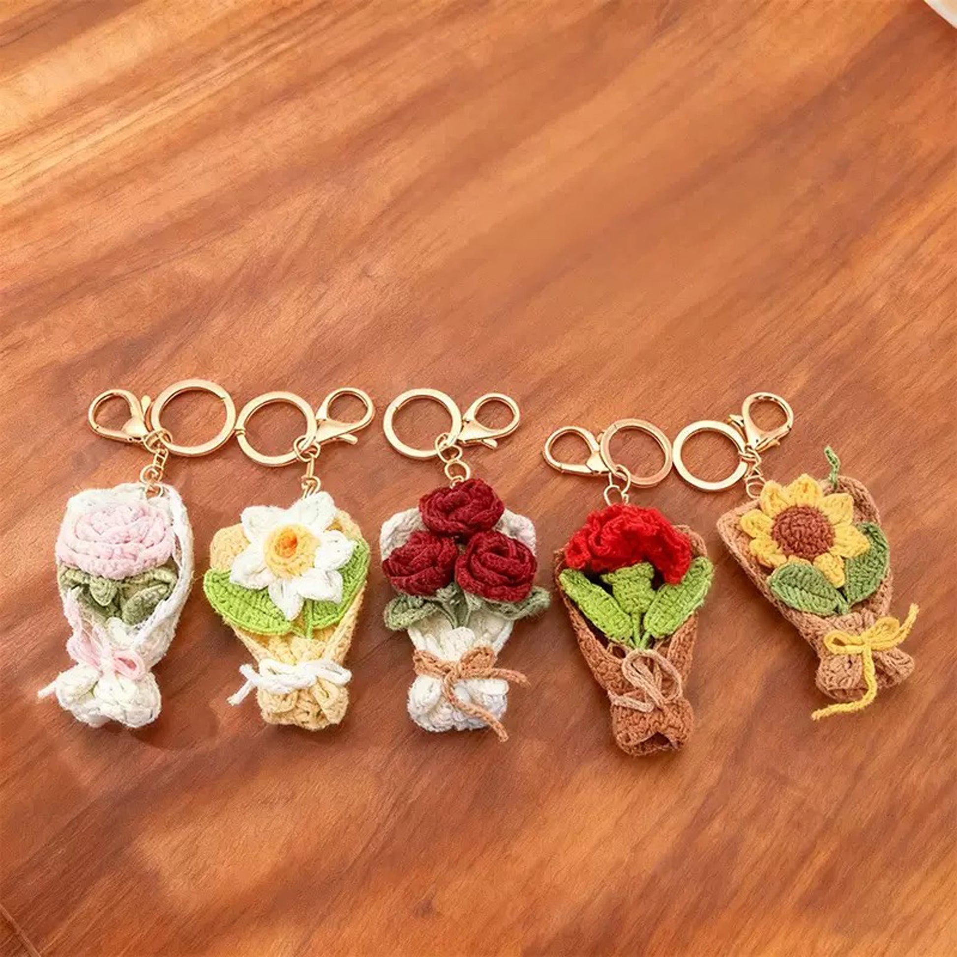 Handmade Crochet Flower Keychain, Mini Knitted Bouquet Keyring, Cute Floral Bag Charm, Gift for Her, Aesthetic Accessories