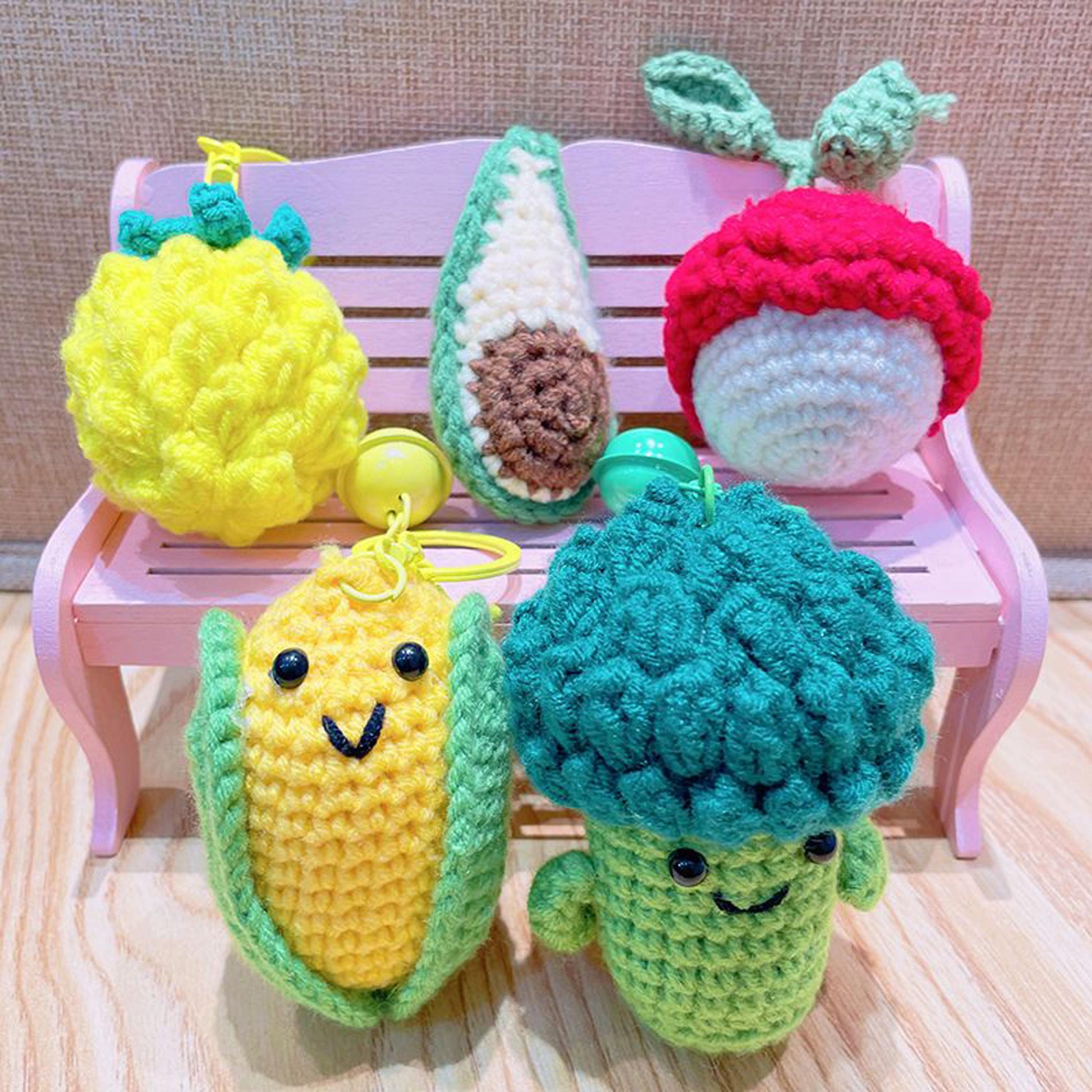 Handmade Crochet Fruit & Vegetable Keychain, Cute Amigurumi Food Charm, Yarn Knitted Keyring, Bag Pendant, Small Gift