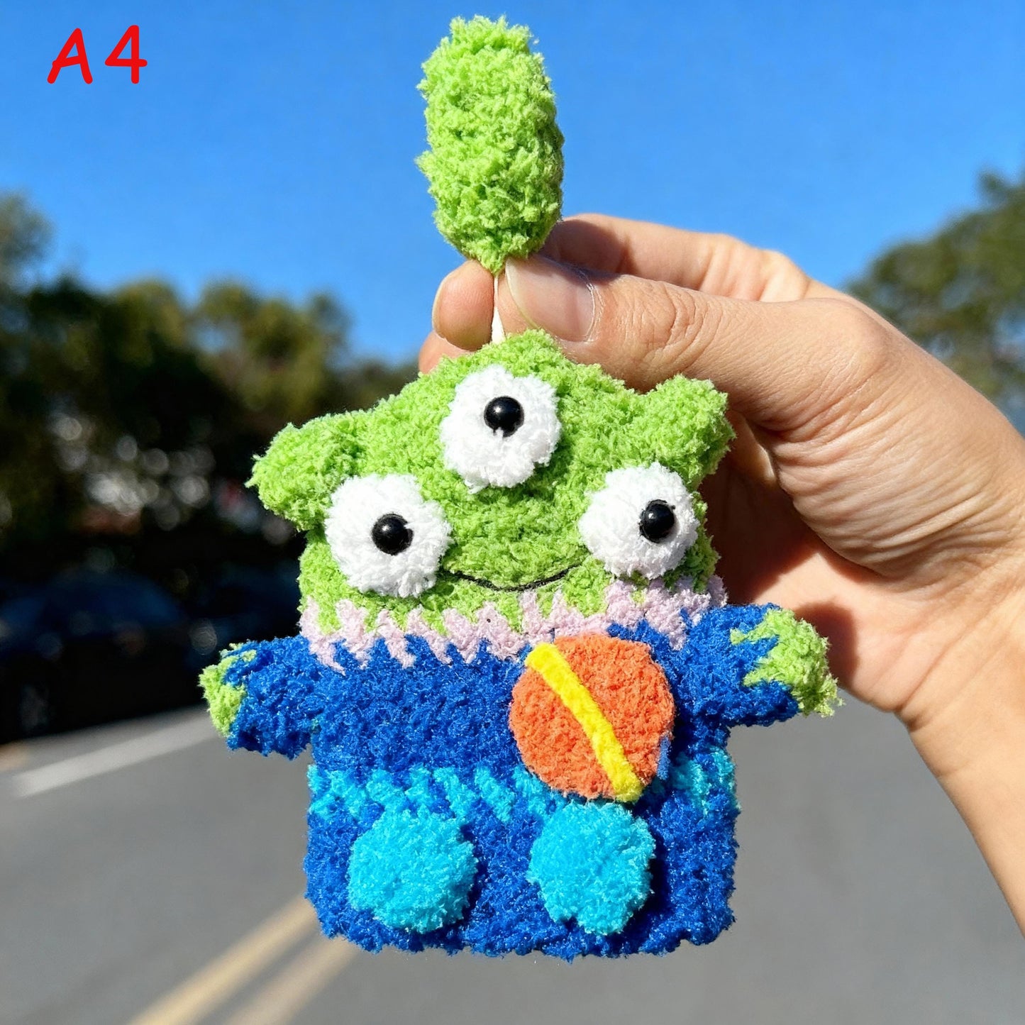 Handmade Plush Sausage Lips Pull-out design Car Key Cover, Cute Knitted Car Key Protector, Soft Keychain, Phone Charm, Bag Charm Gift