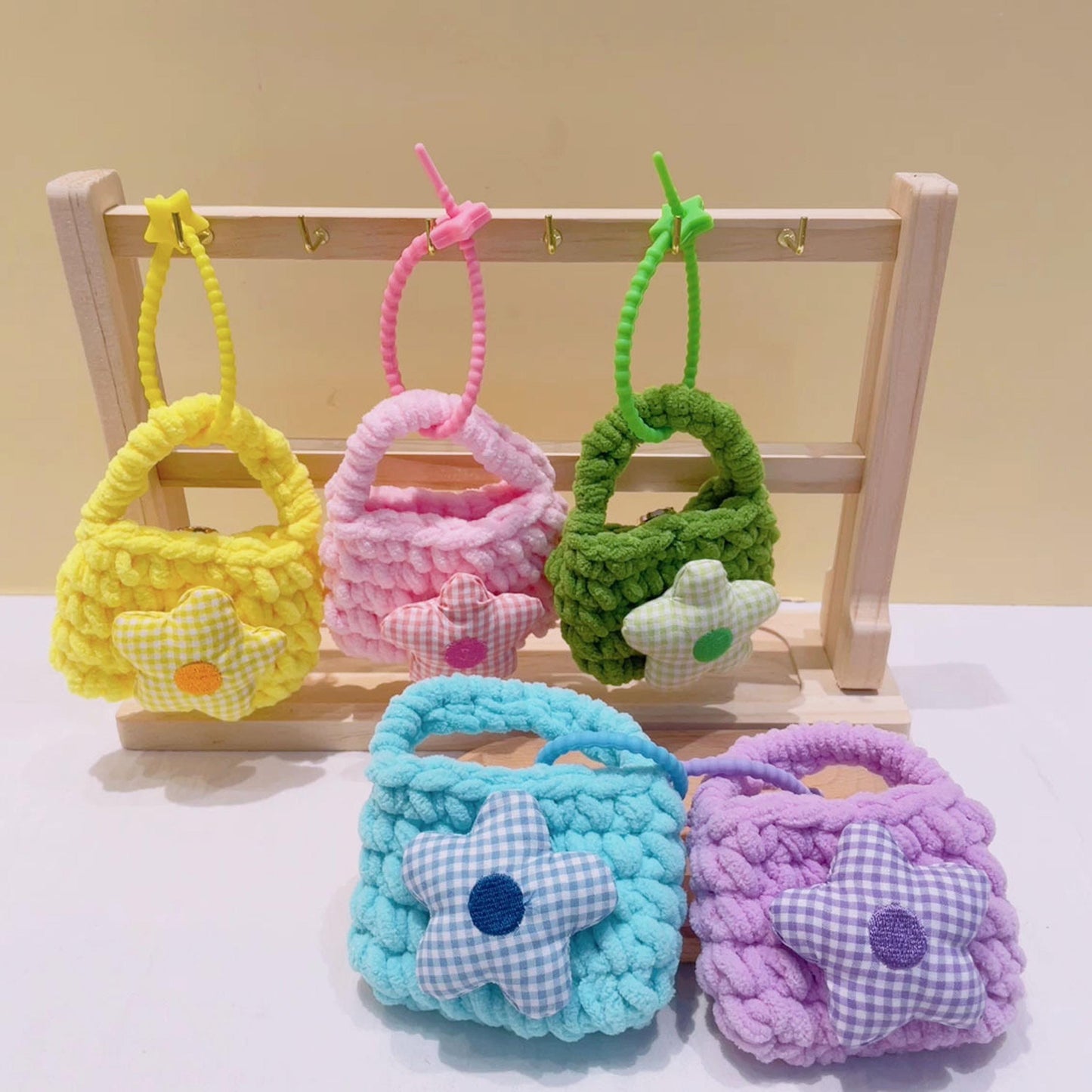 Handmade Crochet Mini Coin Purse, Cute Flower Knit Wallet, Kids Small Pouch, Bluetooth Earbuds Case, Keychain Bag Charm Gift