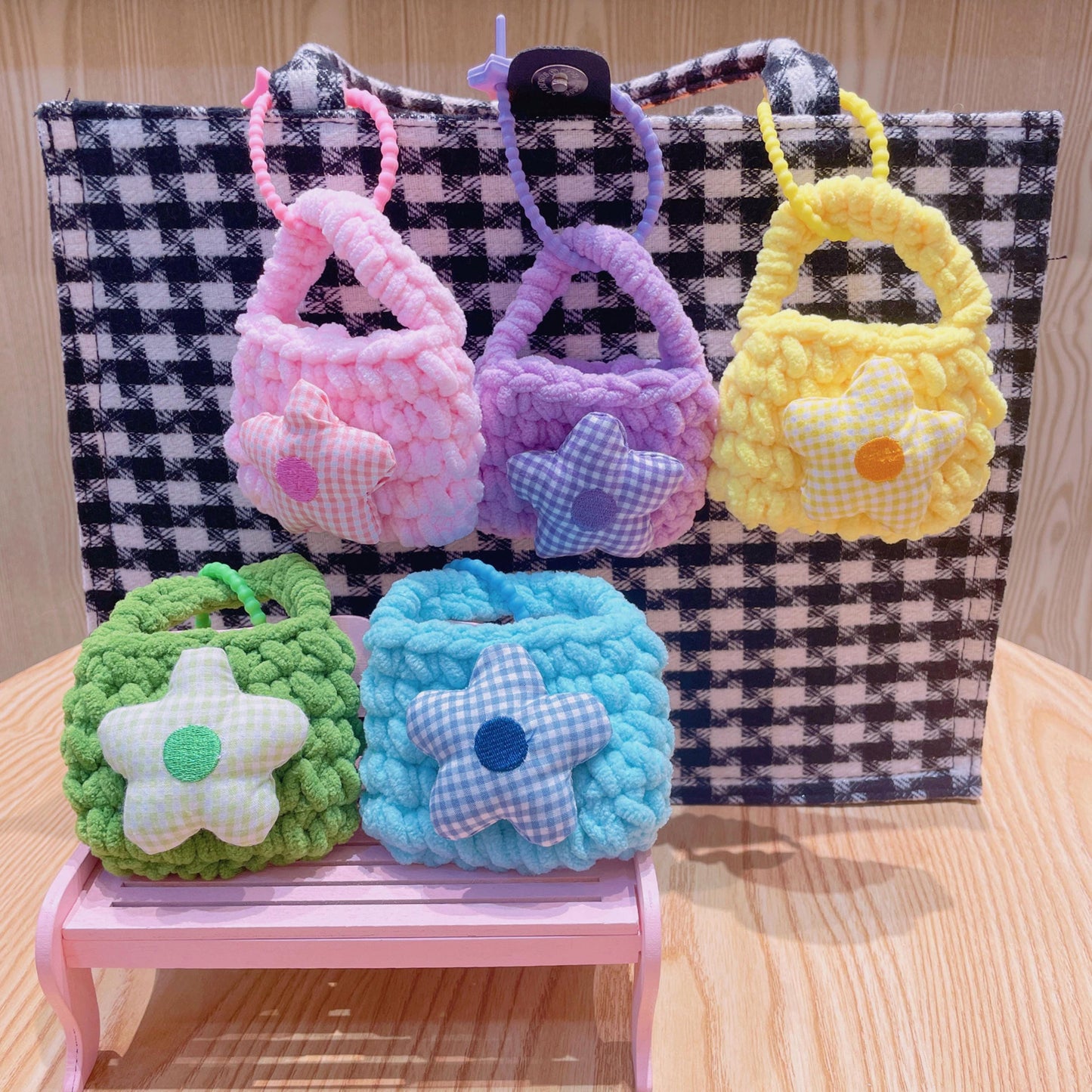 Handmade Crochet Mini Coin Purse, Cute Flower Knit Wallet, Kids Small Pouch, Bluetooth Earbuds Case, Keychain Bag Charm Gift