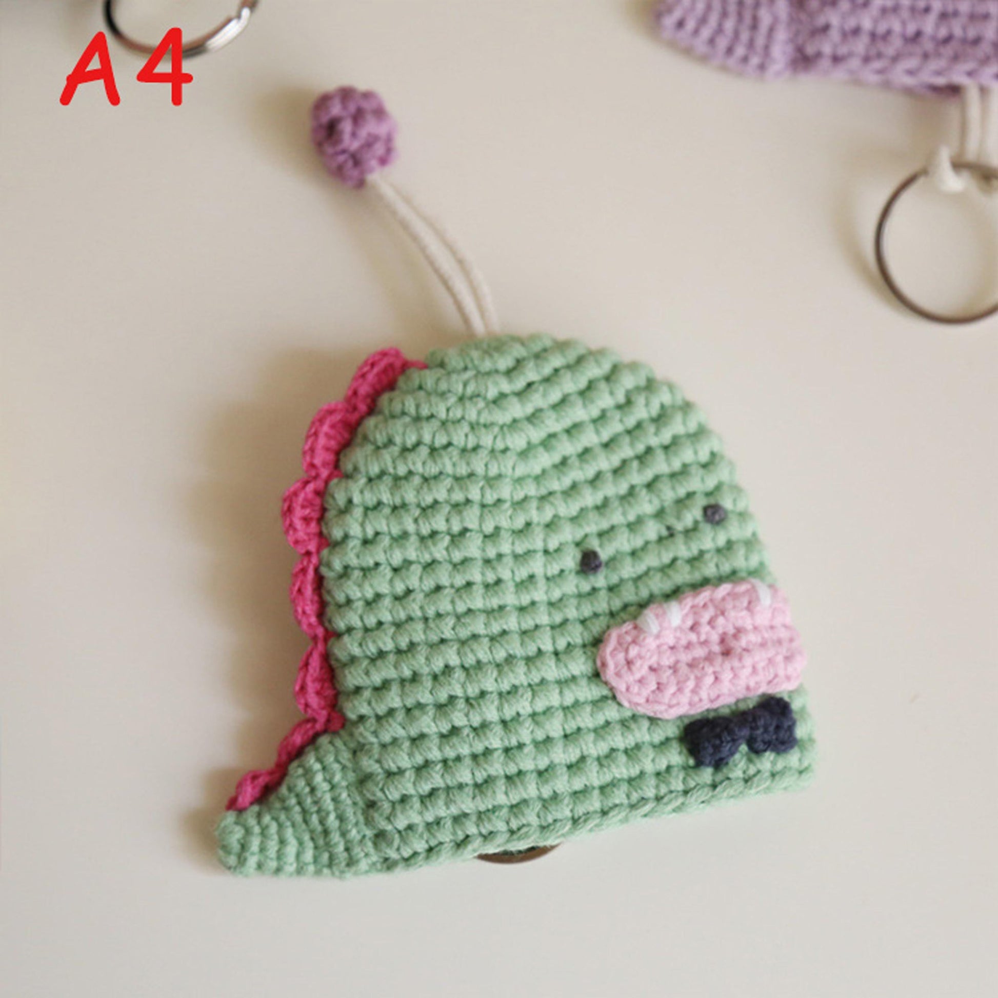 Handmade Crochet Cartoon Key Pouch, Cute Knitted Key Cover Case, Handwoven Key Protector, Bag Charm Pendant, Keychain Gift for Women