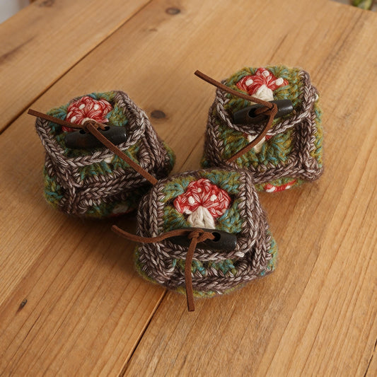 Handmade Crochet Mushroom Earbud Case, Mini Granny Square Coin Pouch, Knitted Yarn Headphone Holder, Cute Boho AirPods Bag, Gift for Her