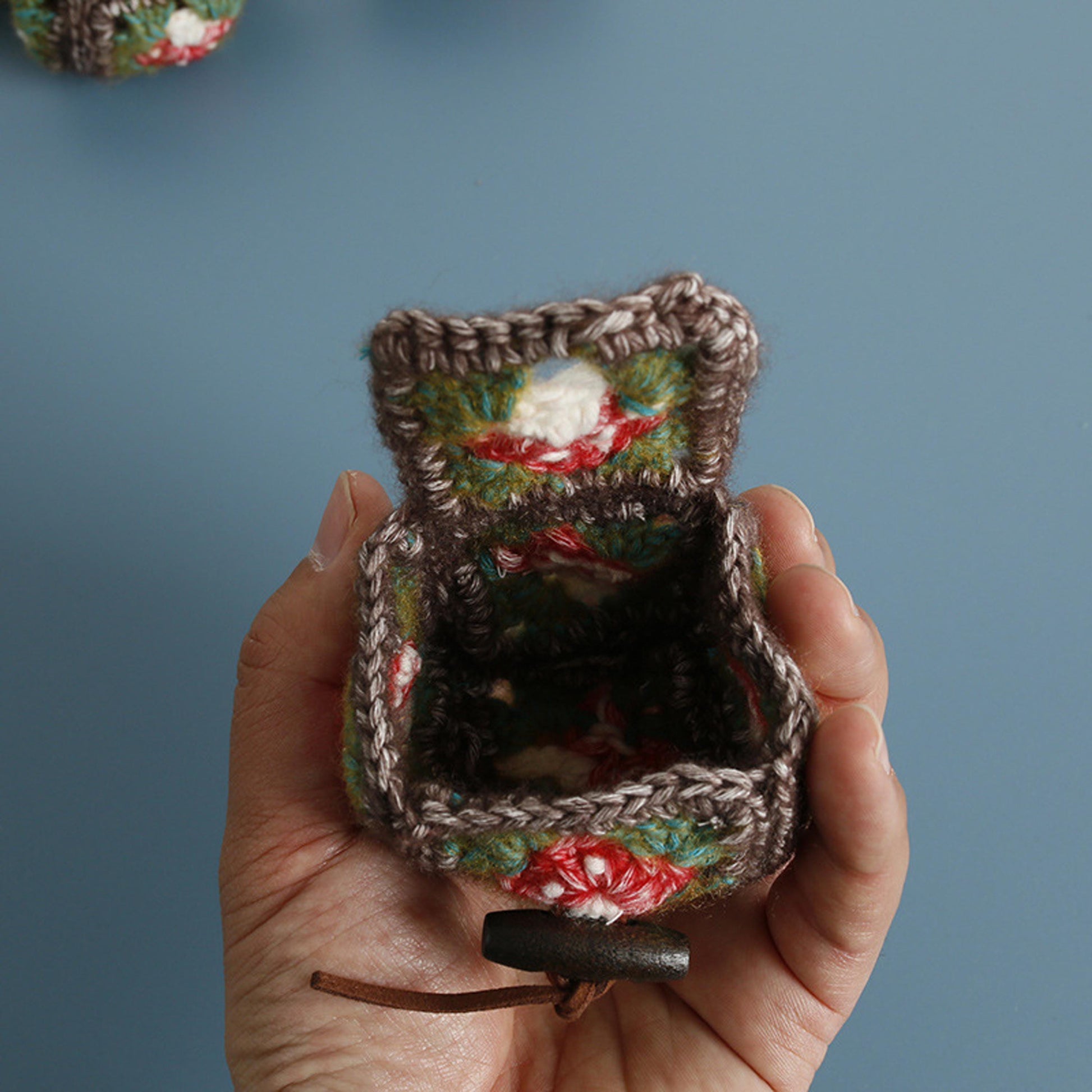 Handmade Crochet Mushroom Earbud Case, Mini Granny Square Coin Pouch, Knitted Yarn Headphone Holder, Cute Boho AirPods Bag, Gift for Her