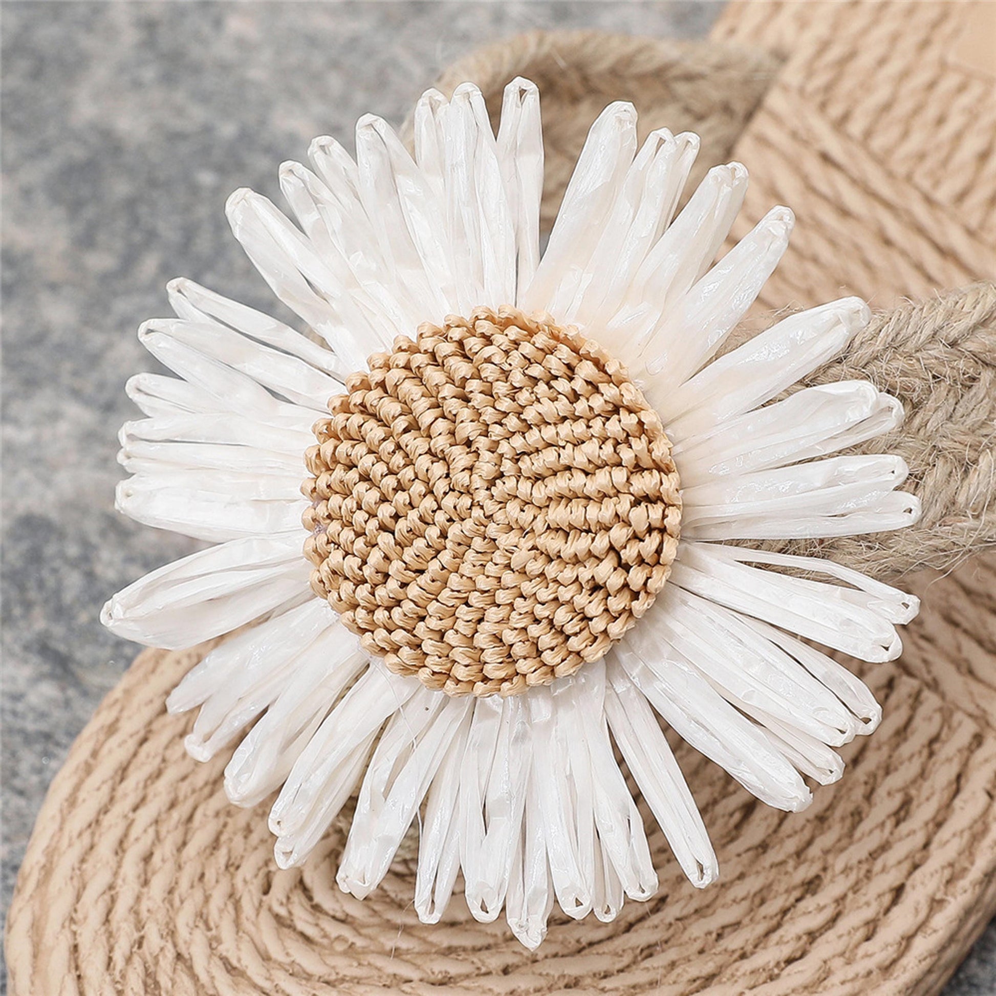 Handmade Crochet Linen Flip Flops, Straw Style Beach Slippers, Daisy Flower Thong Sandals, Summer Boho Women Slides, Vacation Shoes