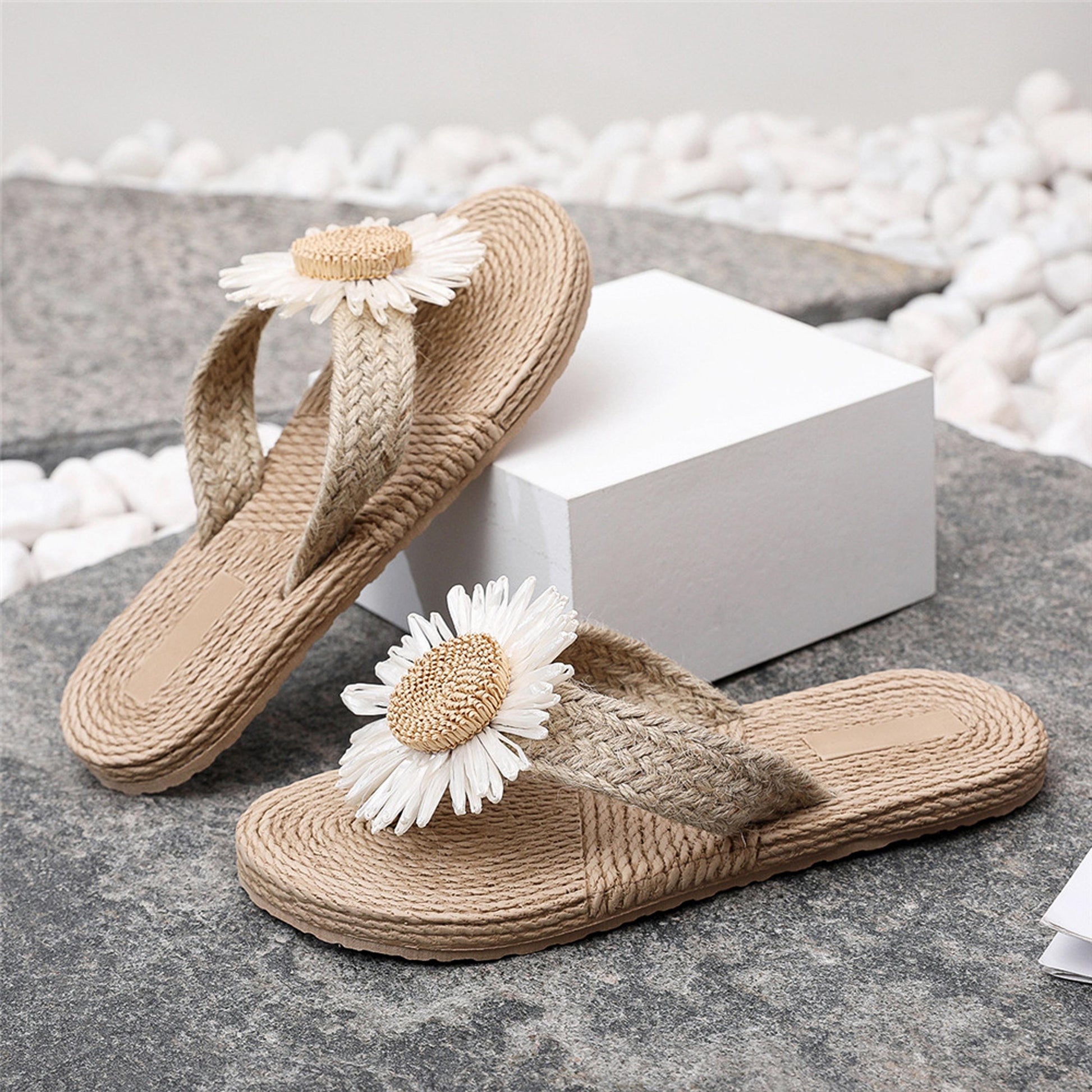 Handmade Crochet Linen Flip Flops, Straw Style Beach Slippers, Daisy Flower Thong Sandals, Summer Boho Women Slides, Vacation Shoes